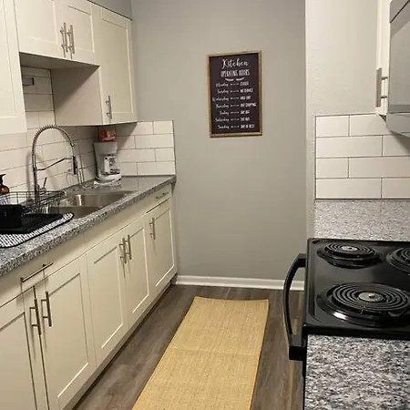 The Mary Lou - 2 Bedroom Apt In Quilt Town, Usa Hamilton Exterior photo